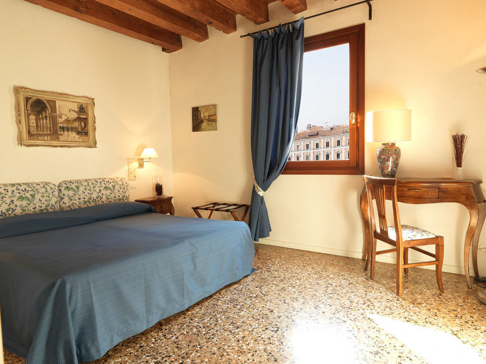 Ai Santi Apostoli 3* Venedig