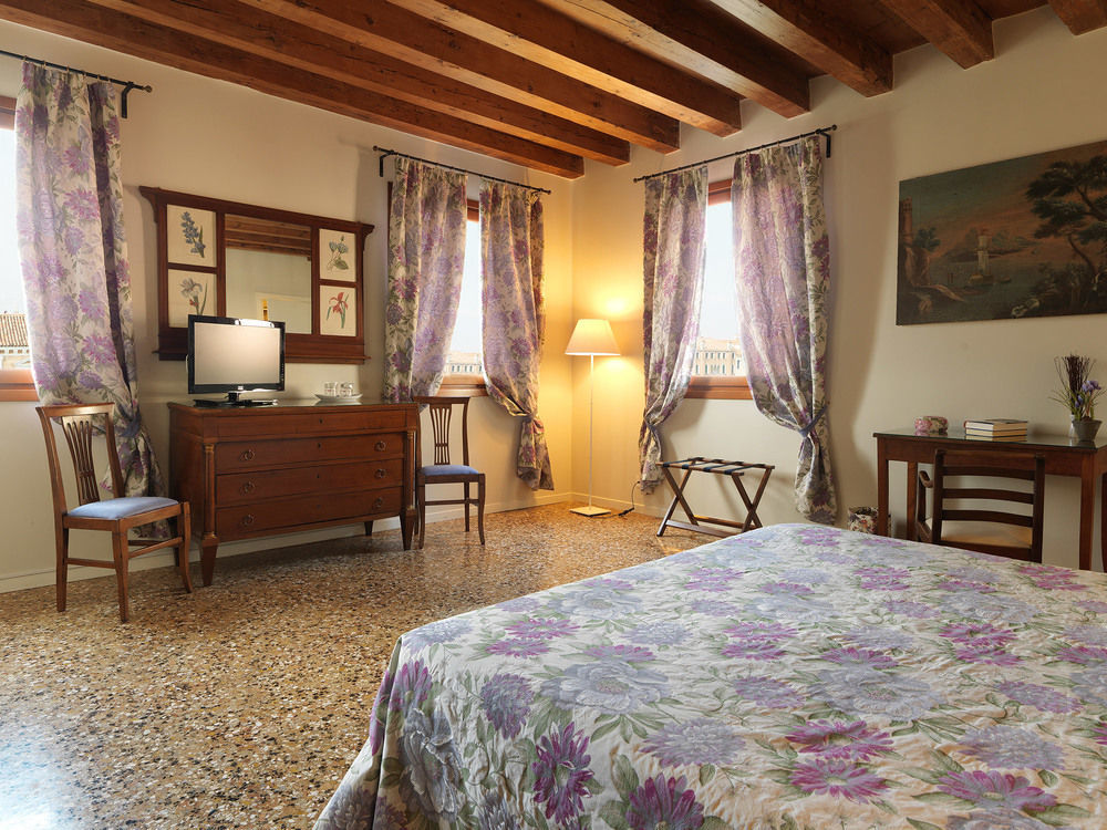 Ai Santi Apostoli 3* Venedig